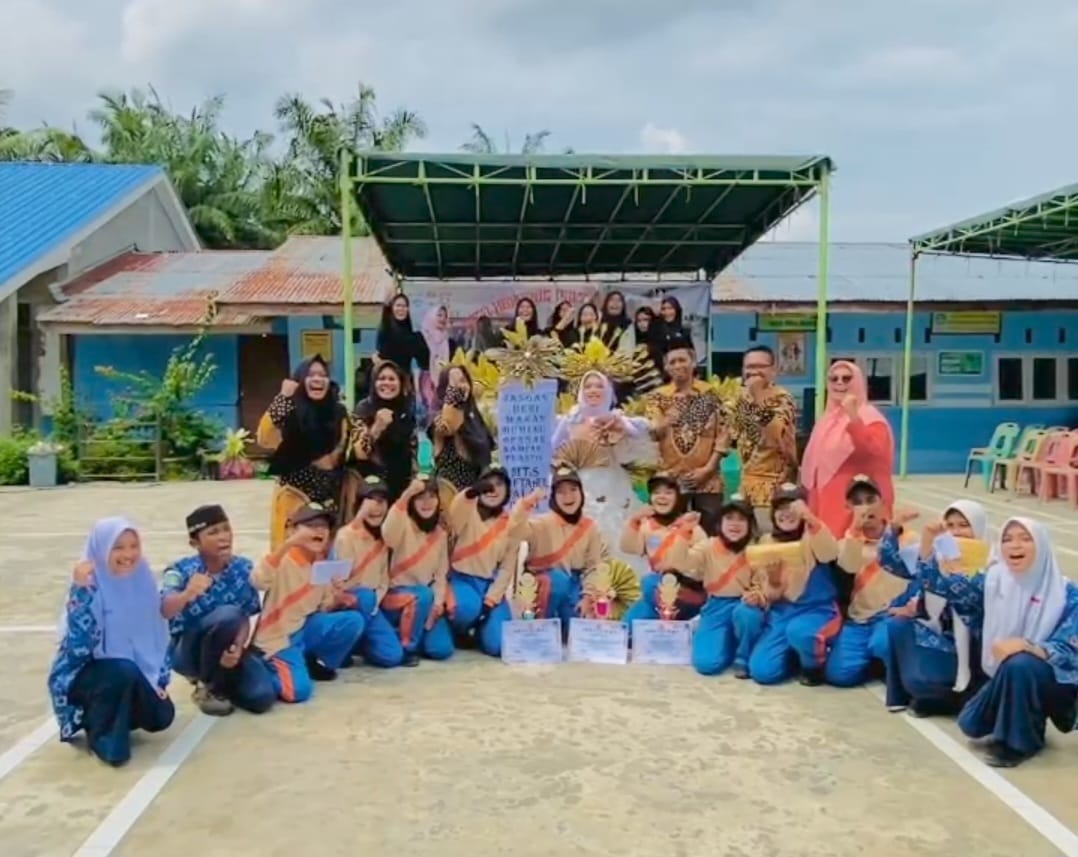 Juara I Fashion, III TARKOM, III Tari Daerah di Kegiatan SMA Harapan Payabakung 